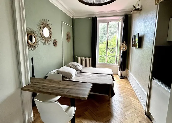 アパート Bois Emeraude エクスレバン