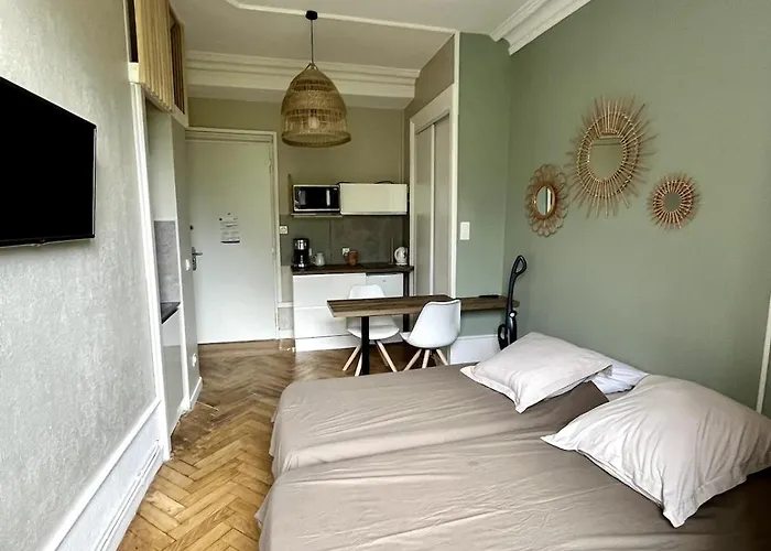 Bois Emeraude アパート